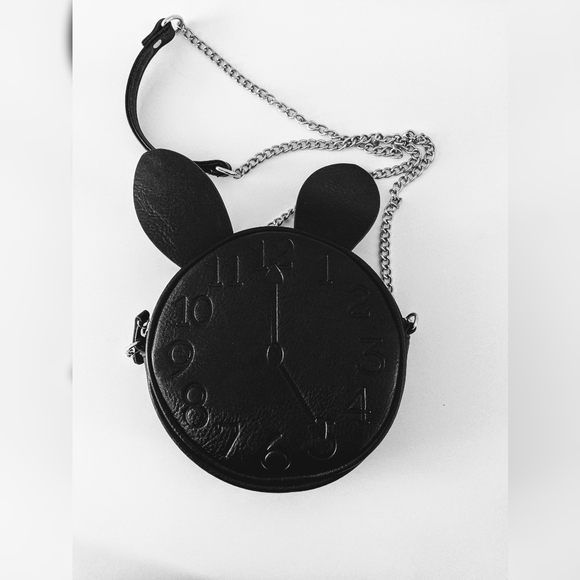 Disney Alice in Wonderland - Picture 1 of 4